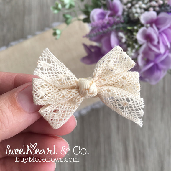 Ivory Lace Mini Pinwheel Hairbow